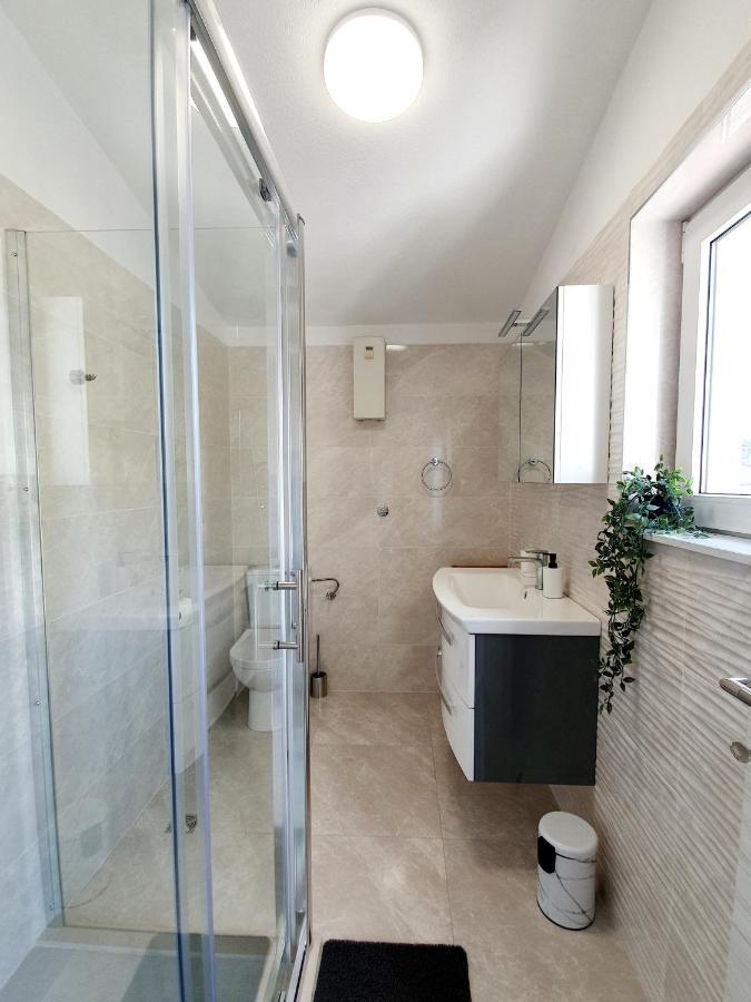 White House Apartments Dugi Rat Kültér fotó