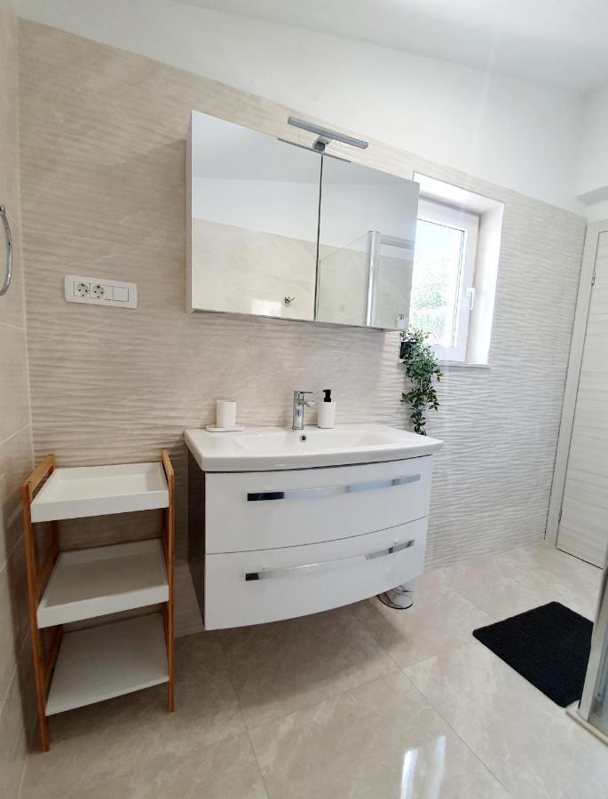 White House Apartments Dugi Rat Kültér fotó